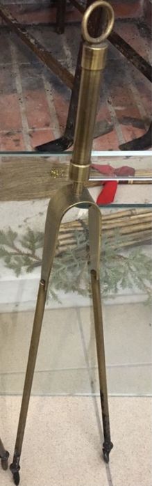 Acessorios lareira: pa tenaz + bases ferro (moirão)