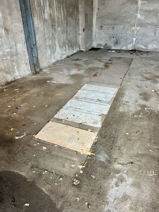 Do wynajęcia duży garaż z wiatą