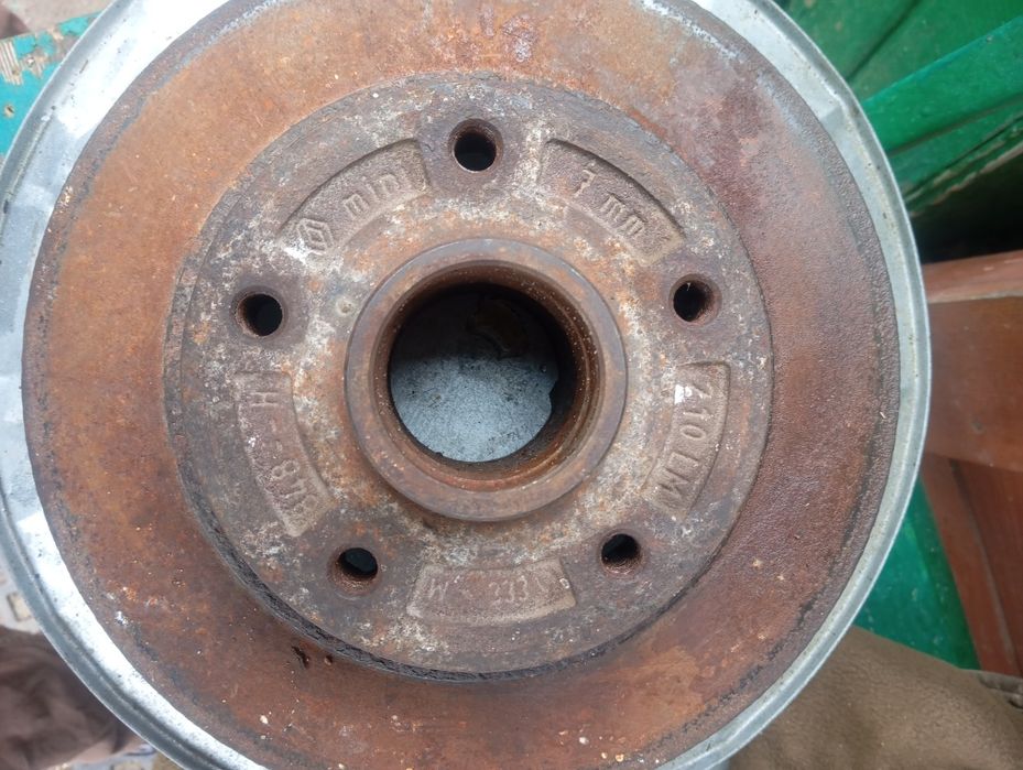 Задній тормозний діск на Рено Меган 3