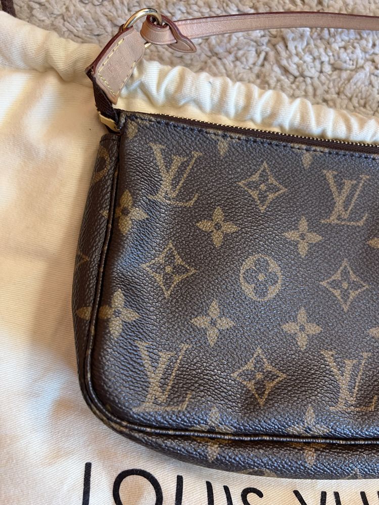 Oryginalna torebka Louis Vuitton pochette accesoires