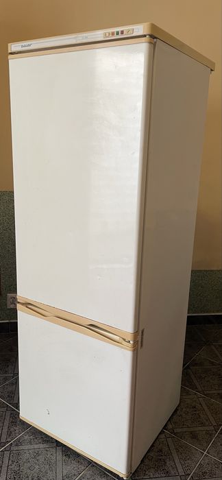 Lodówka POLAR CZ300