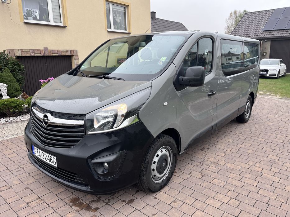 Wynajem busa 9 osobowego wypożyczalnia transport ludzi