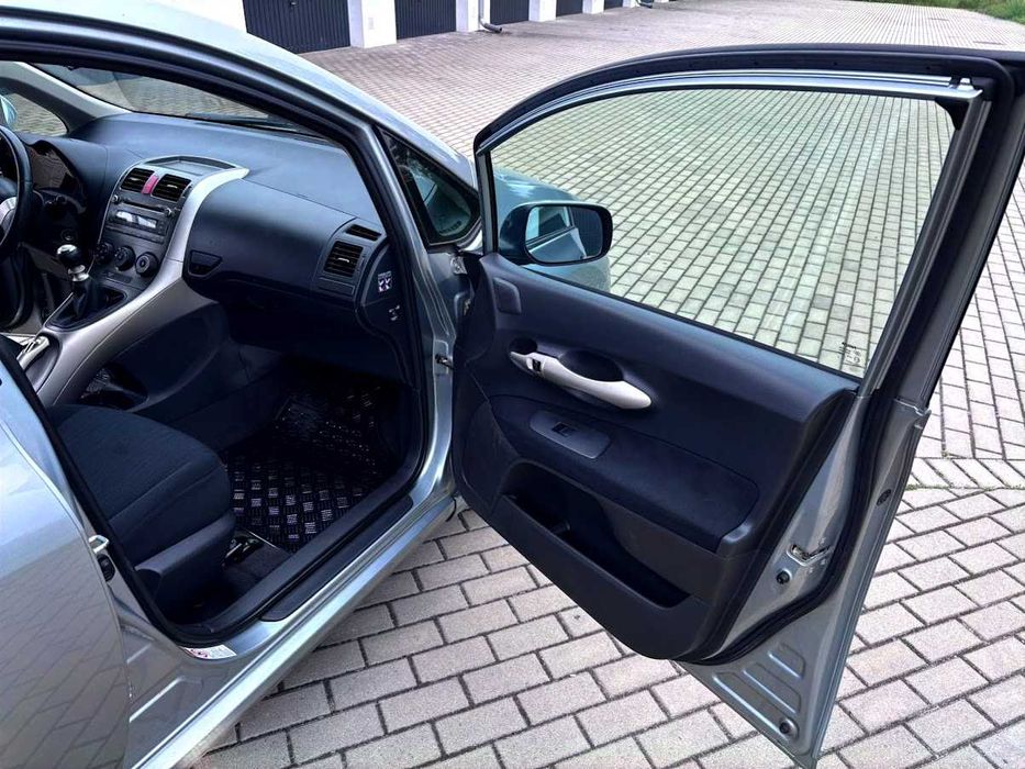 Sprzedam Toyotę Auris 2.0  2009 r. Diesel
