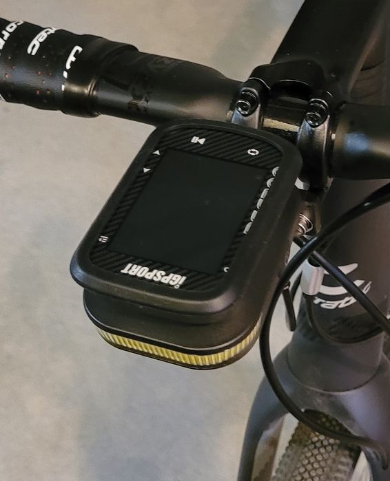 Licznik IGPSPORT BCS300 + Latarka RAVEMEN FR300 + Uchwyt