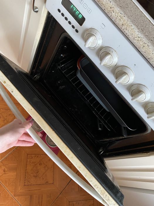 Поверхность и духовой шкаф