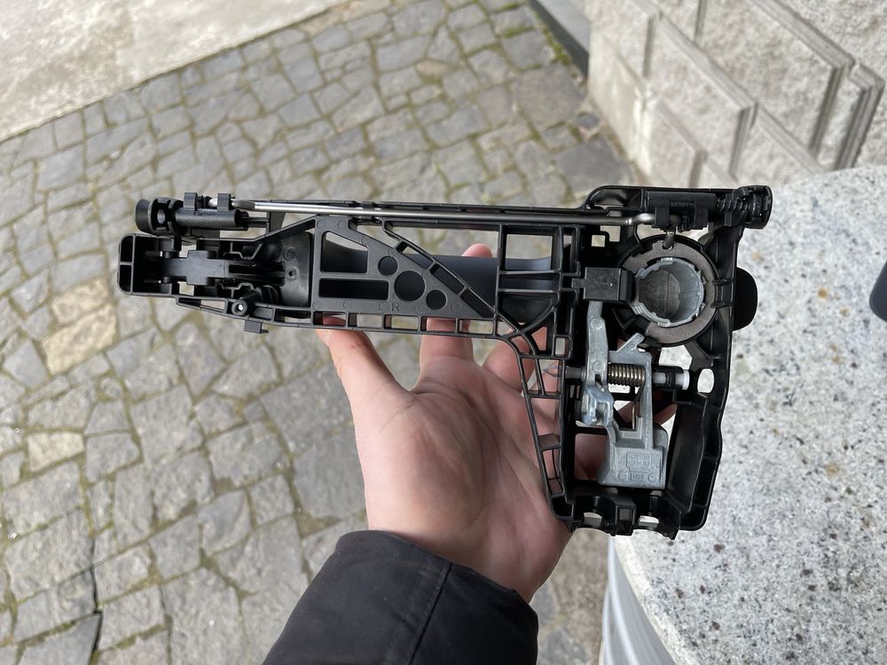 Ручка замок задніх дверей Mercedes Sprinter W907 W910