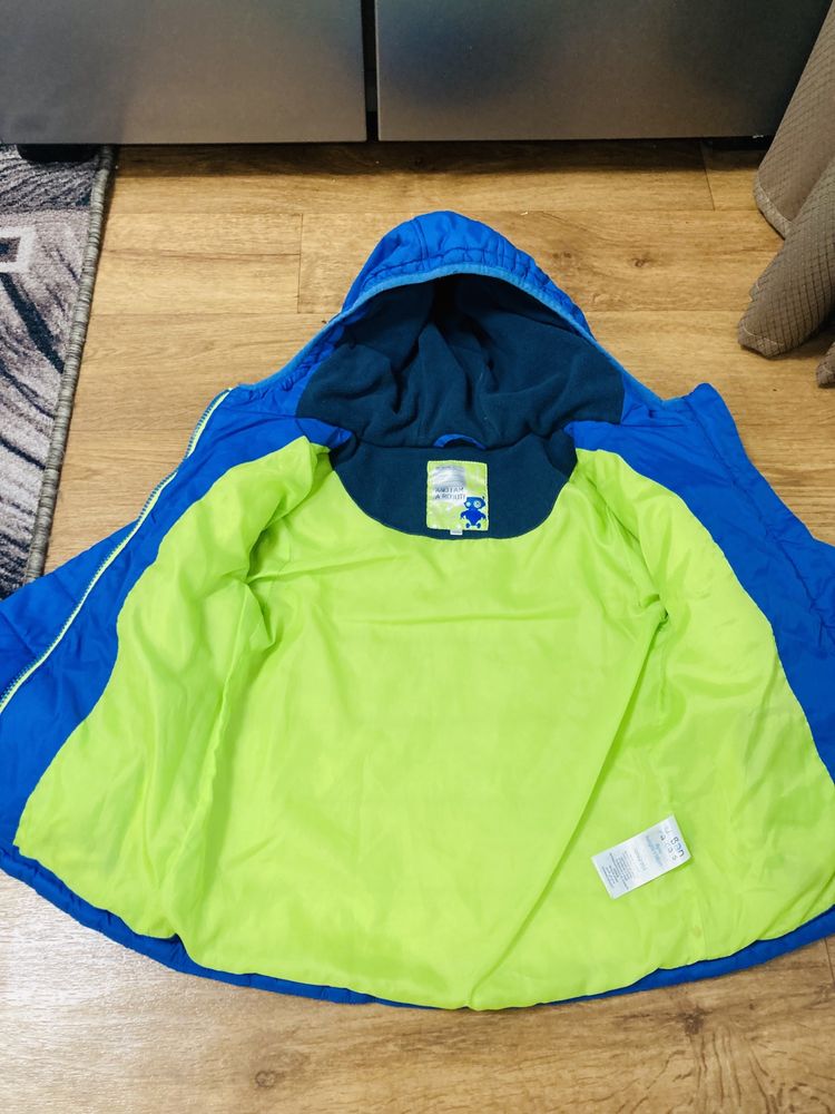Демисезонная курточка куртка на мальчика 6 лет