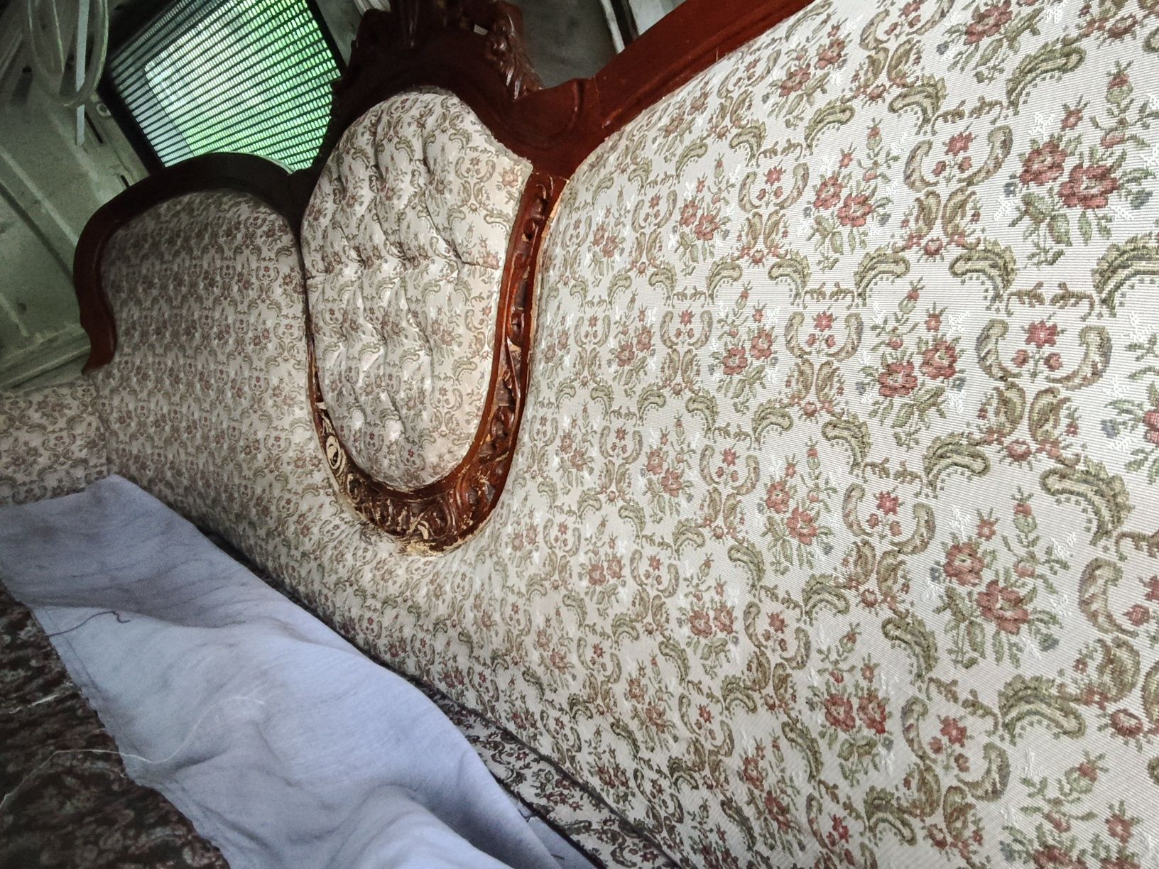 Sofa , kanapa do renowacji