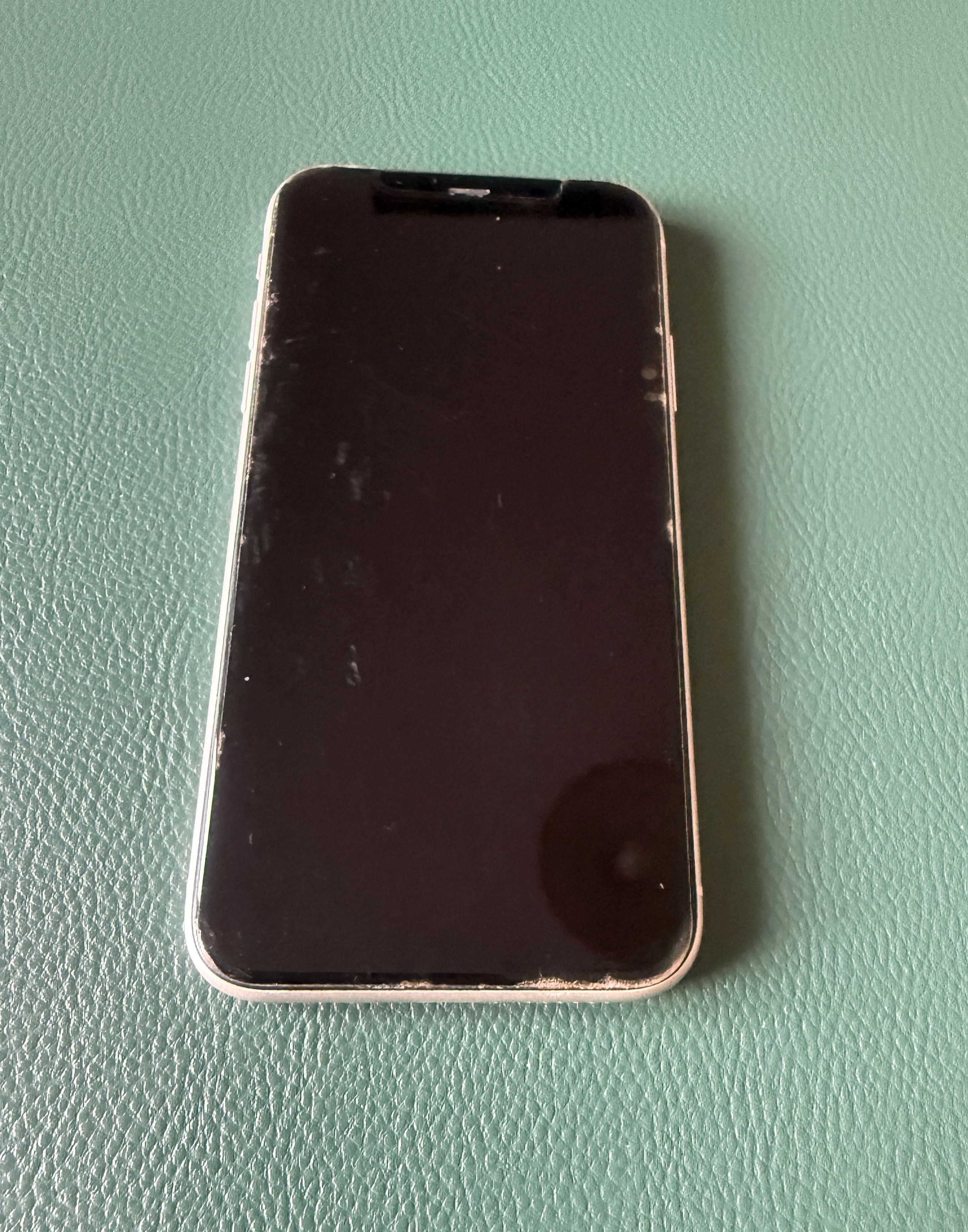 iPhone 11 biały używany