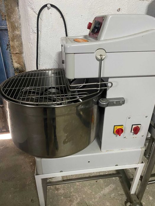 Amassadeira Resende 60lt trifásica