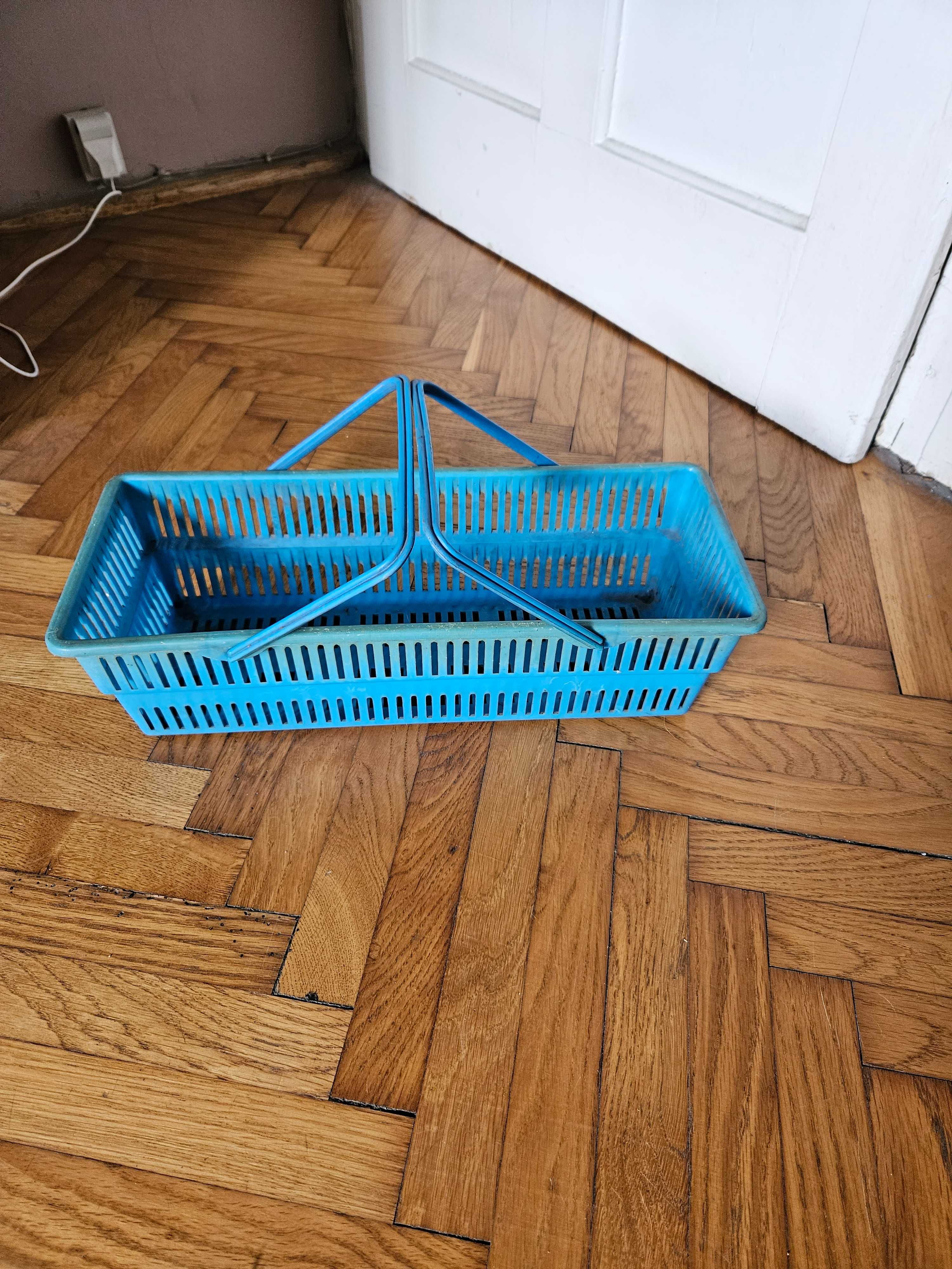Stara plastikowa kobiałka, koszyk na truskawki PRL