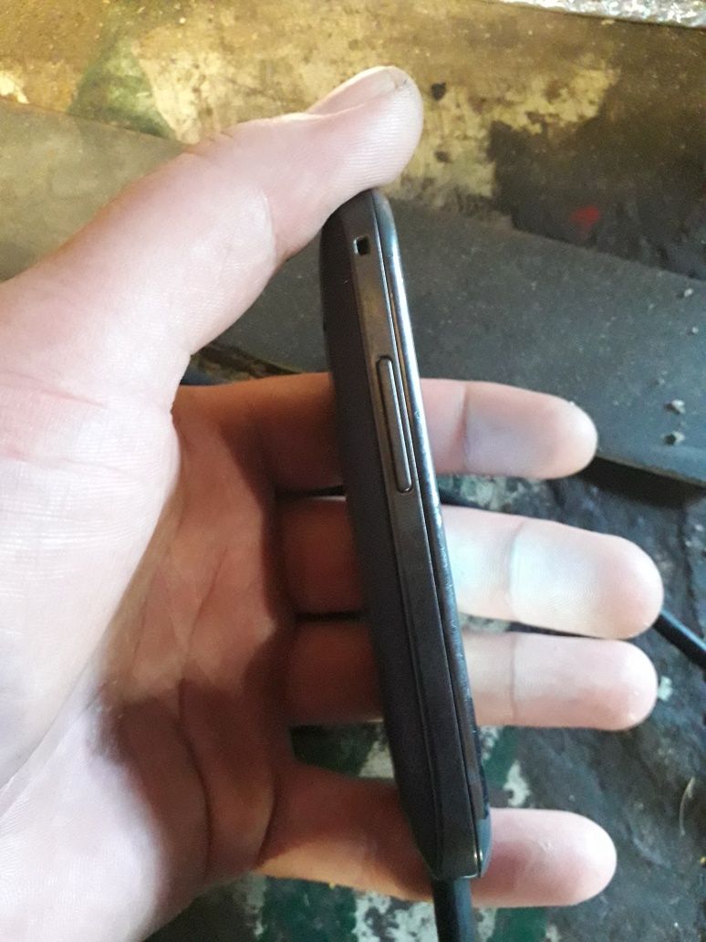 Мобильный телефон самсунг GT-S5660