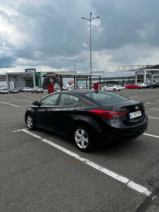 Hyundai Elantra 2011