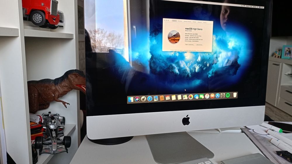 I Mac komputer Apple 21.5 cali late 2009r