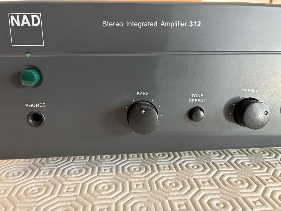 Amplificador NAD 312