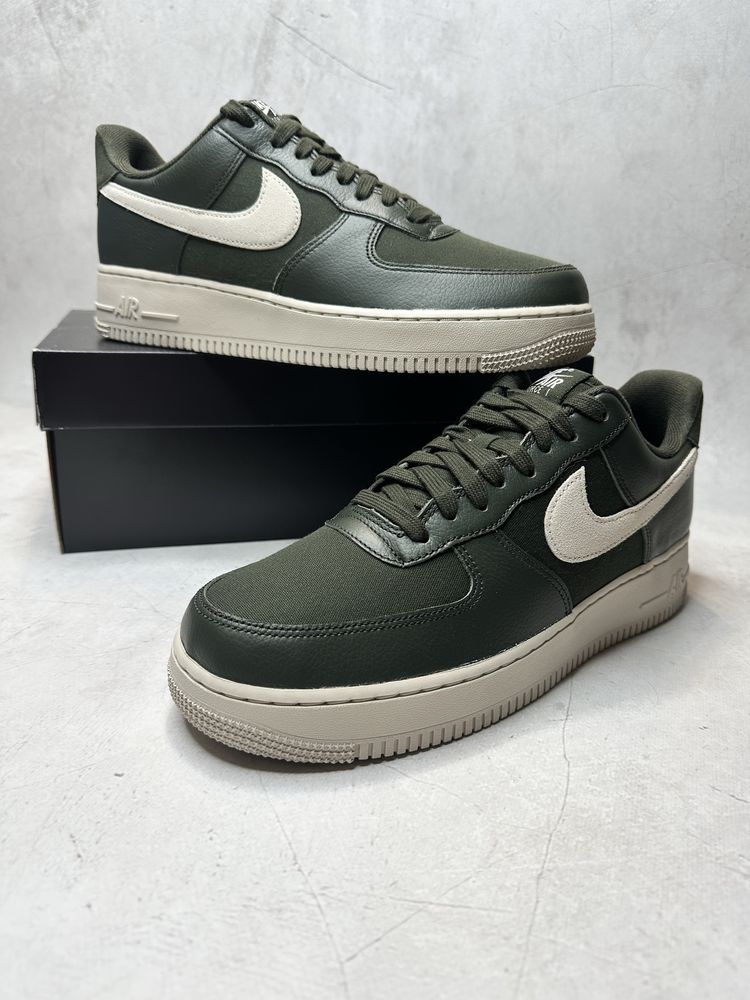 Чоловічі кросівки Nike Air Force 1 Low ‘07 LX