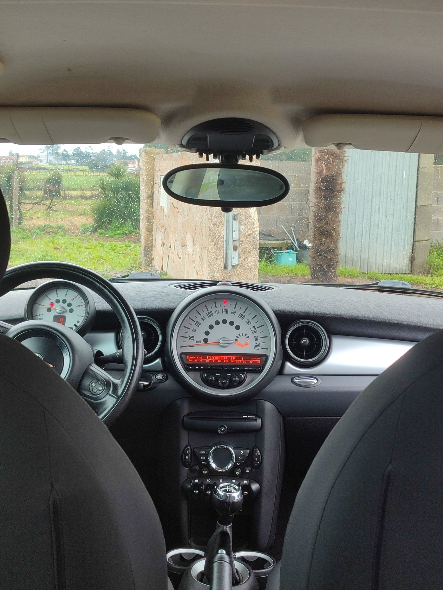Mini Club Man "Poucos KMS"