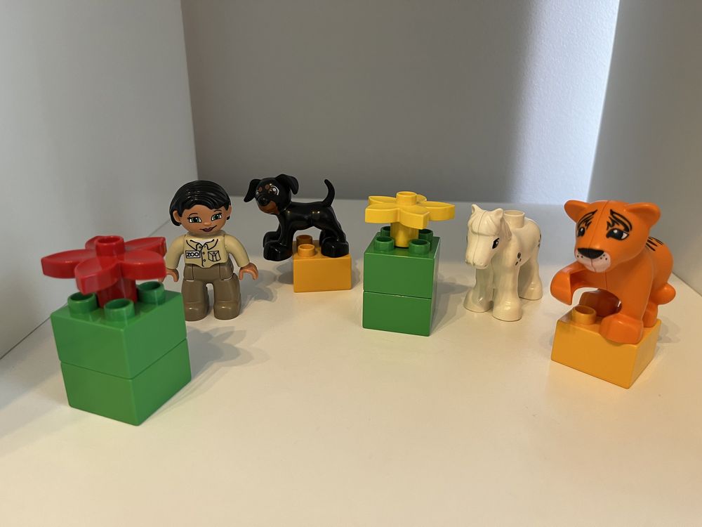 Zestaw lego duplo opiekunka zoo + 3 zwierzaki