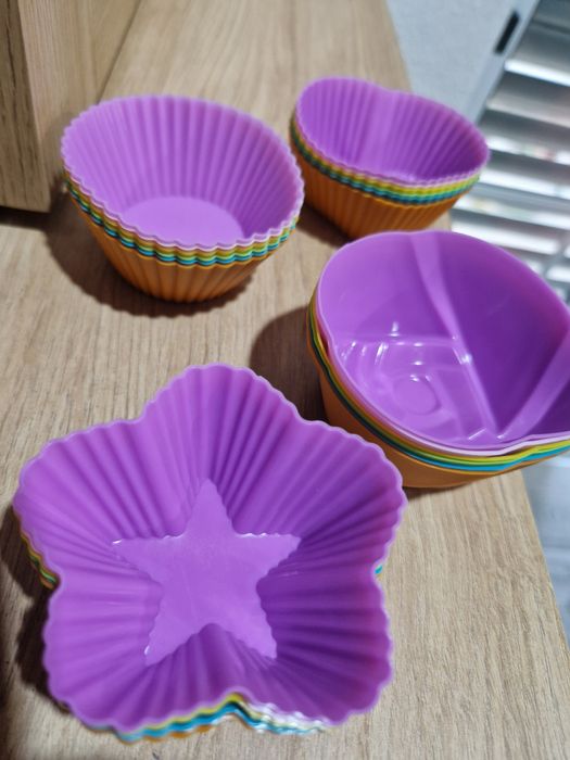 Formas de silicone,  24 unidades.  Novas