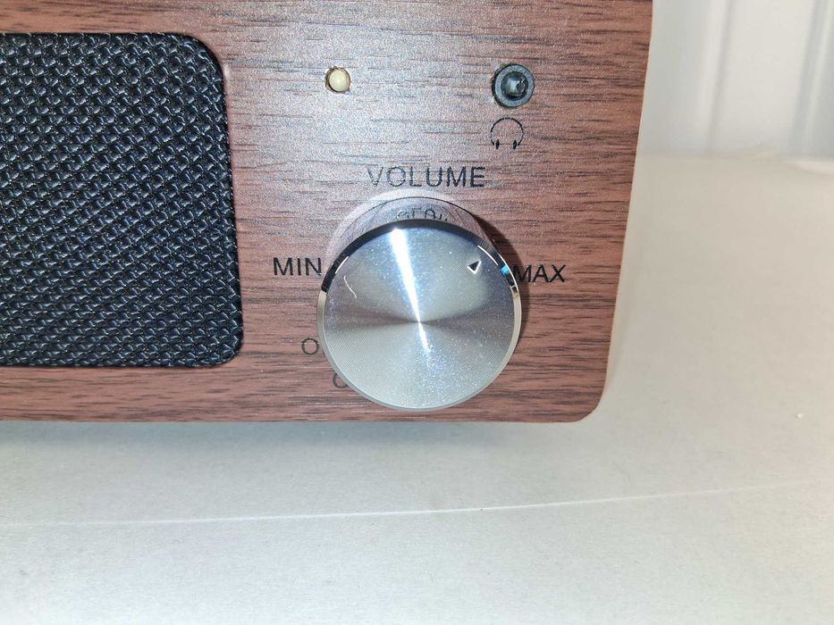 C253 Odtwarzacz A6 Retro Music System z USB i Głośnikami Styl Vintage