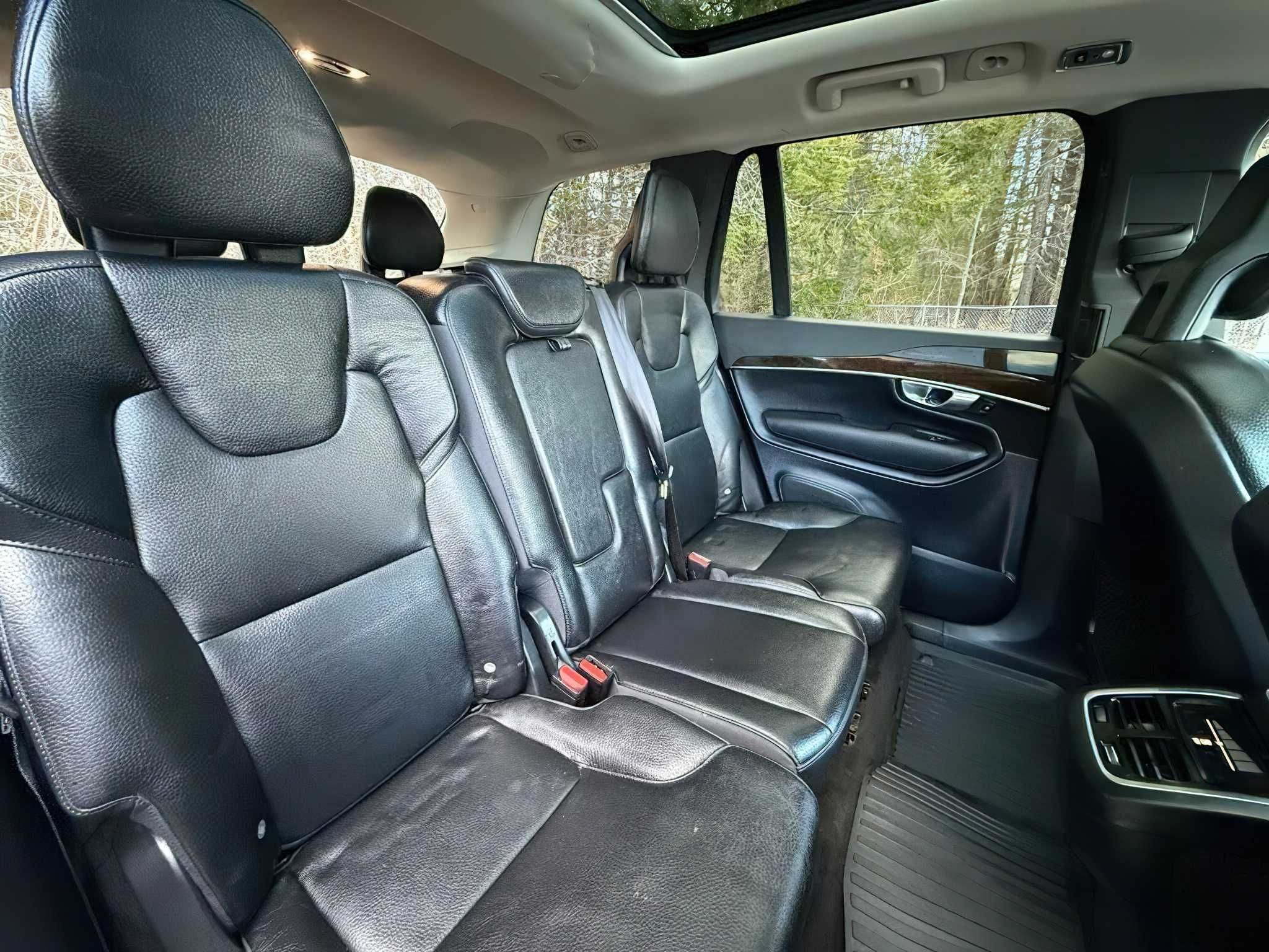 Volvo XC90    2017