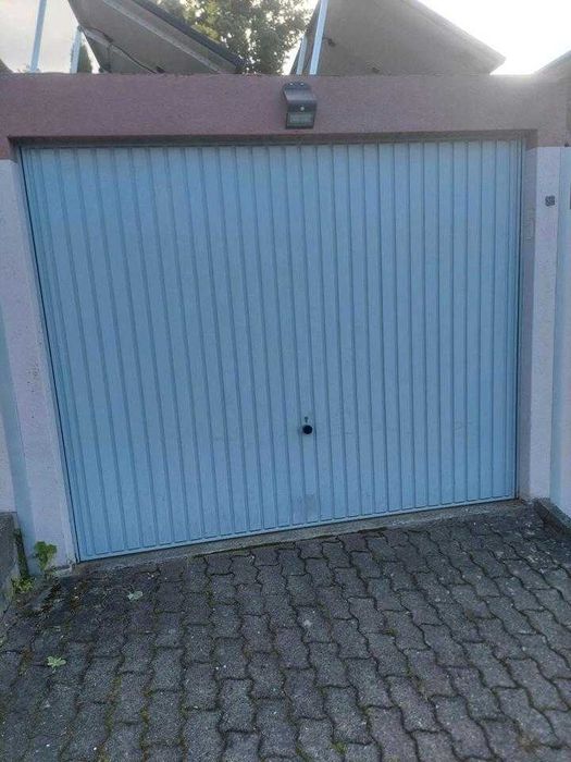 Brama garażowa uchylna Hormann 2570x2120 8 sztuk