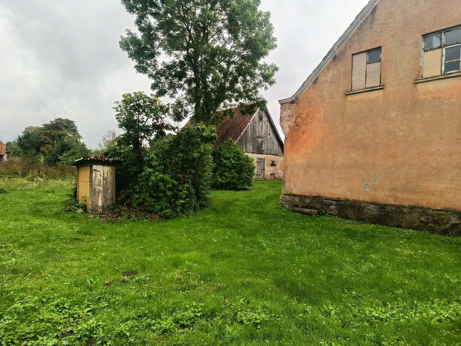 Sprzedam posiadłość z budynkiem  mieszkalnym i gospodarczym