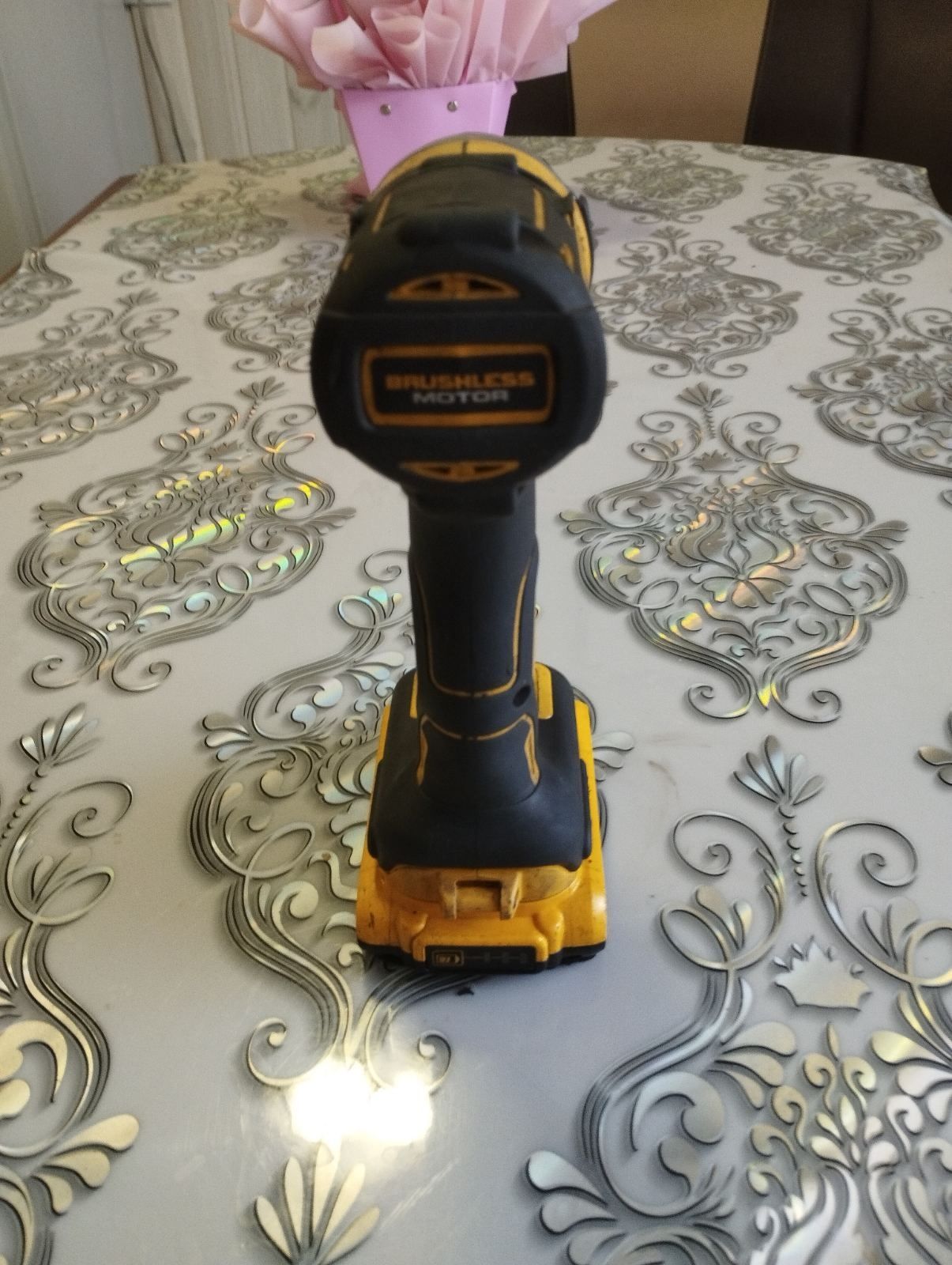 Імпакт DCF 887 Dewalt