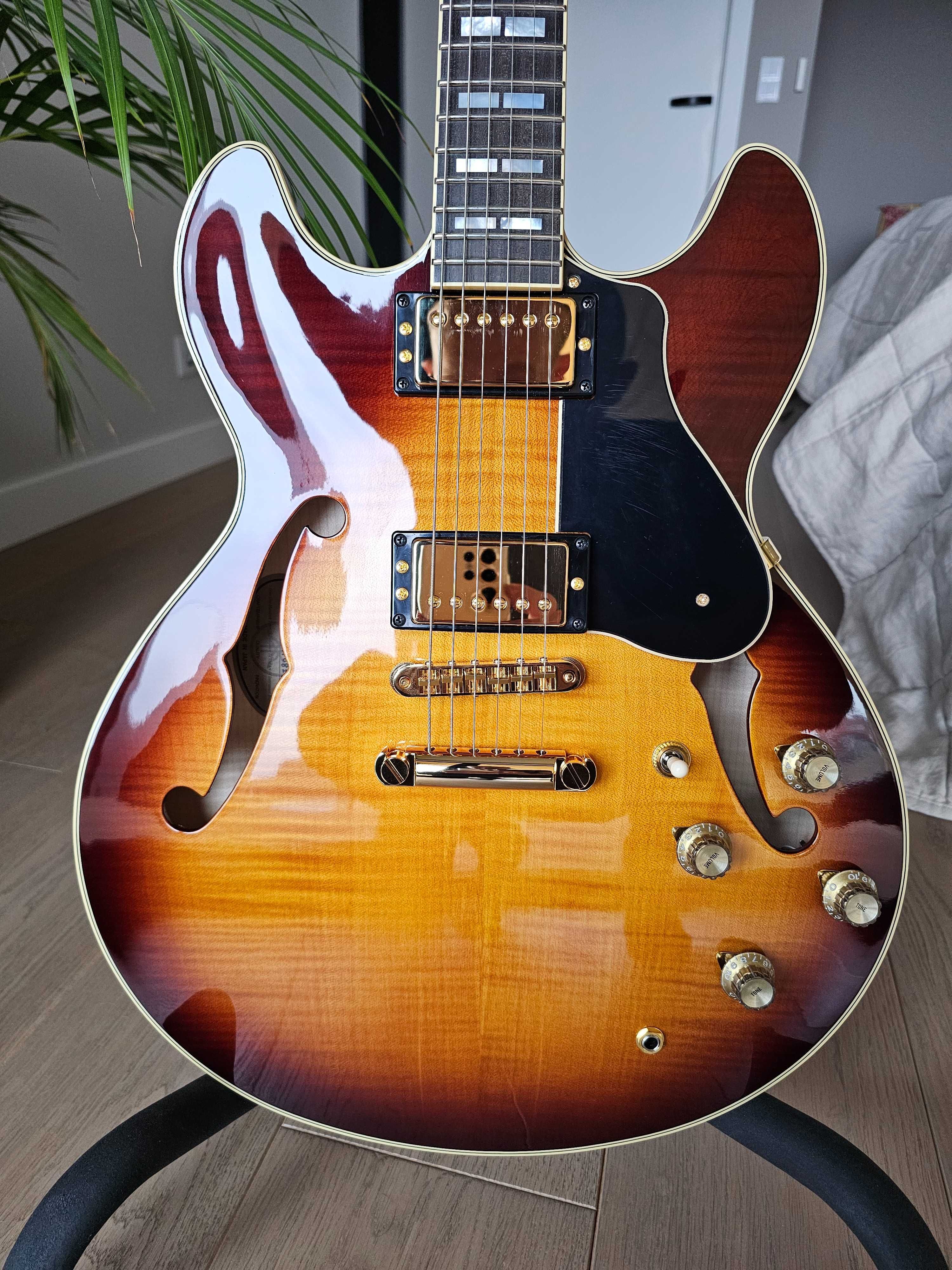 Gitara elektryczna Yamaha SA2200 - Violin Sunburst Semi-Hollow