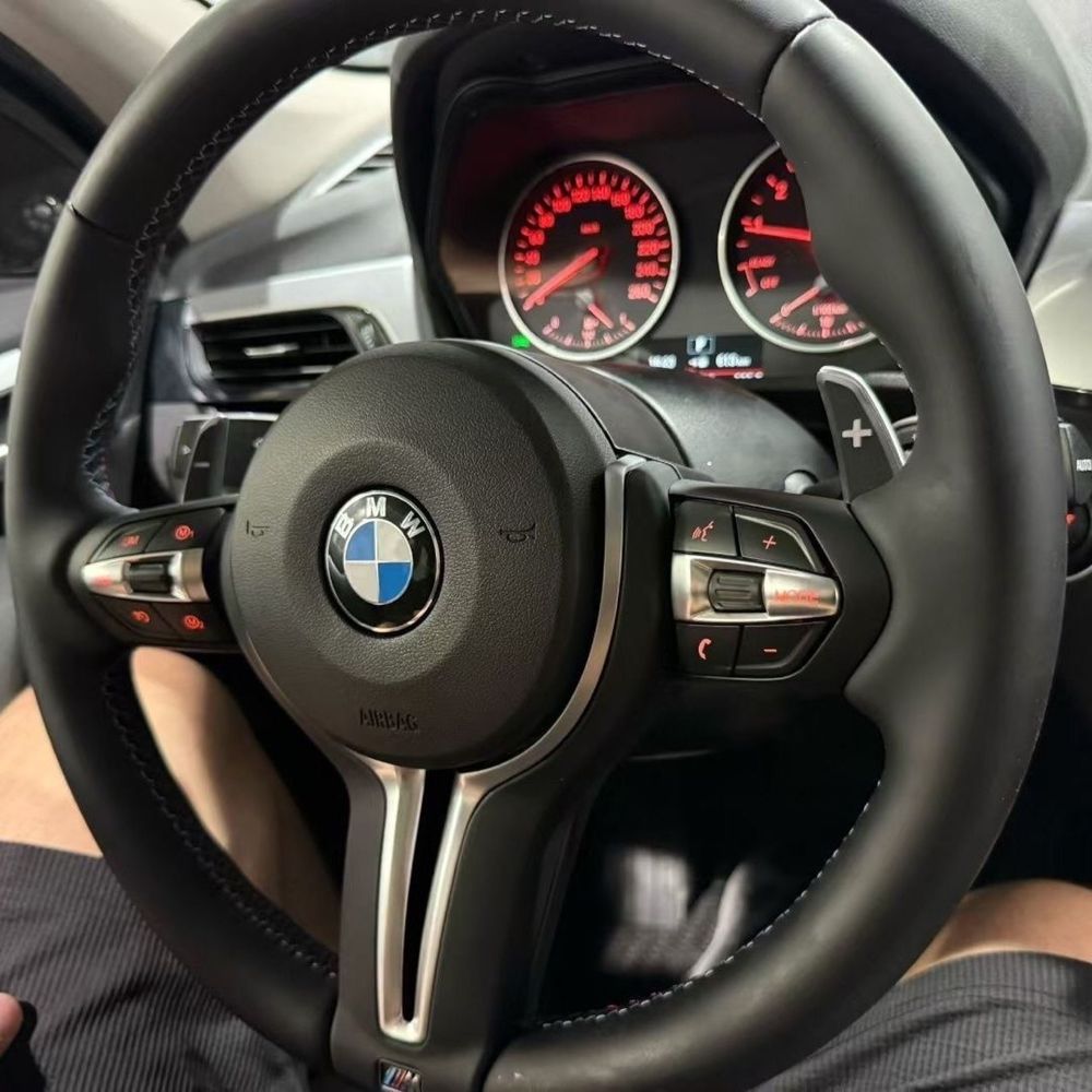 Кермо, руль BMW з пелюстками