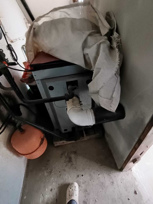 Caldeira aquecimento a gasóleo ,MT bom estado com 200l gasóleo inc.