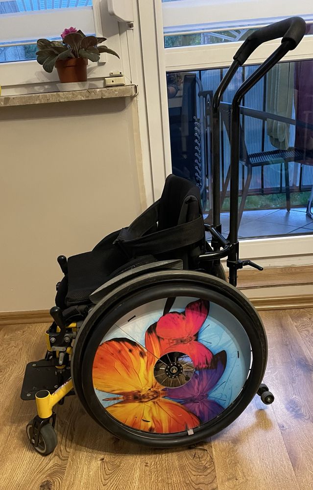 Wózek aktywny inwalidzki dla dziewczynki lub chłopca