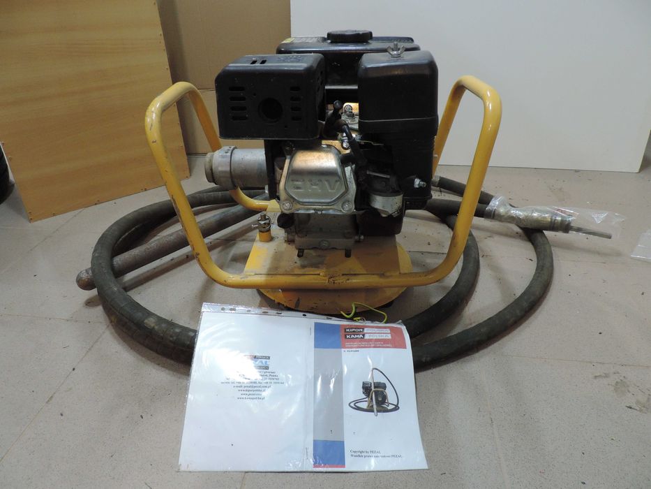 WIBRATOR (ZAGĘSZARKA) spalinowy do betonu