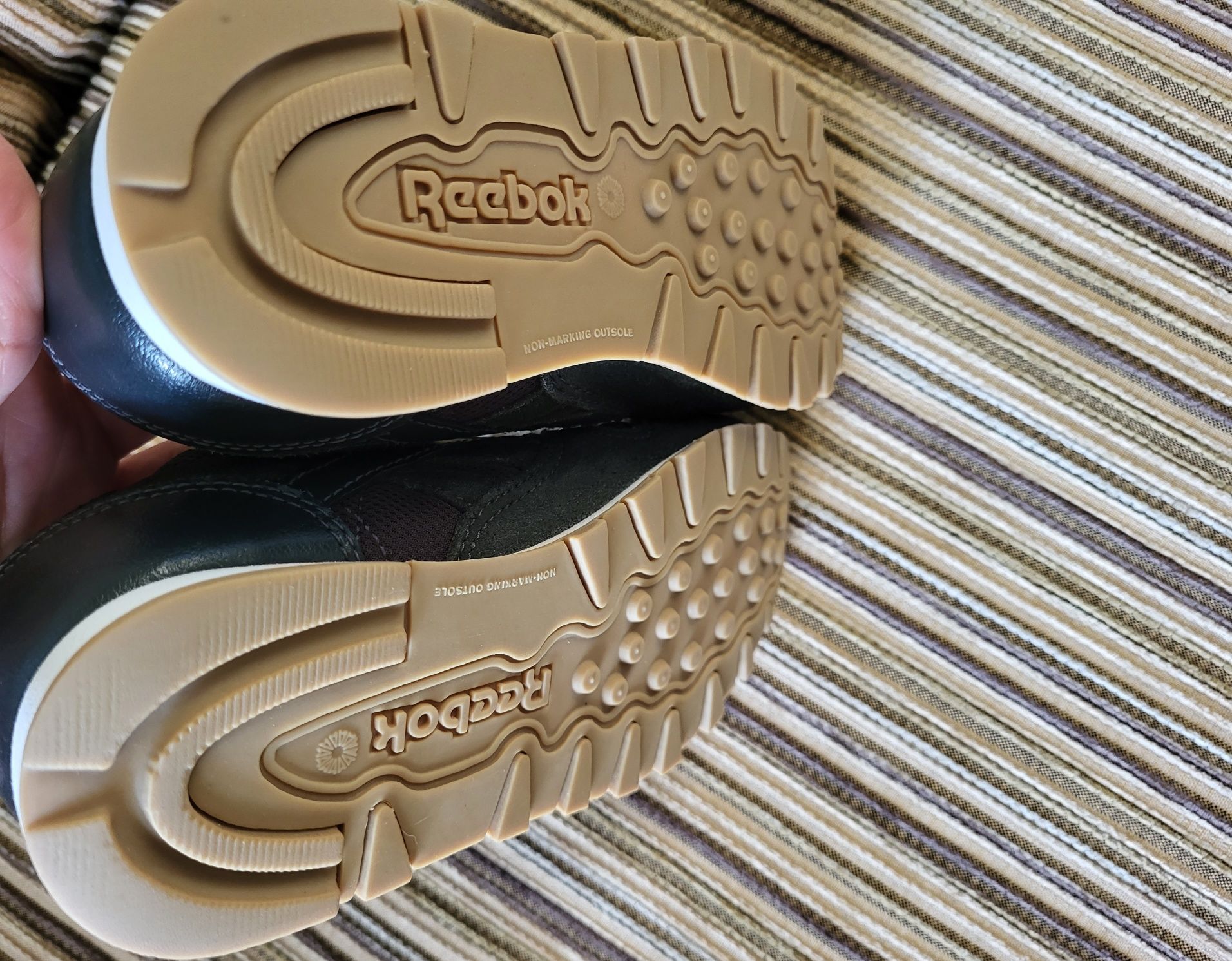 Кроссовки кожа Reebok original EUR 28, по стельке 17,5 см