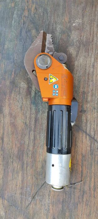 Na sprzedaż: Mini nożyce / Nożyce do pedałów Holmatro CU 4005 C (2010)