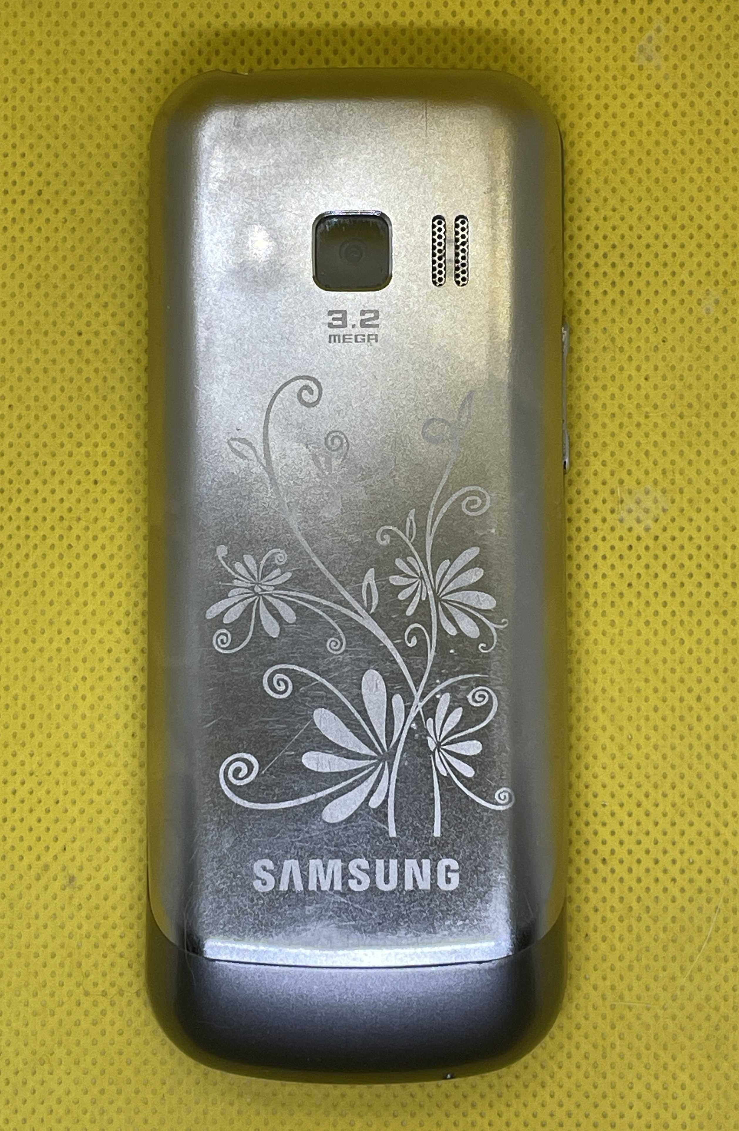 Кнопочный телефон Samsung GT C-3530