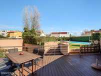 Moradia com jardim e piscina na zona da Vilarinha, Aldoar - Porto