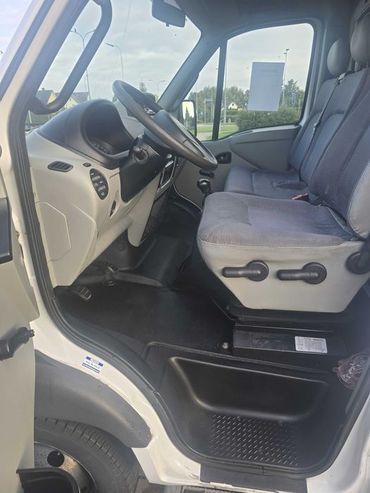 Sprzedam Renault Mascott Kontener + Winda Kat.B 2002r