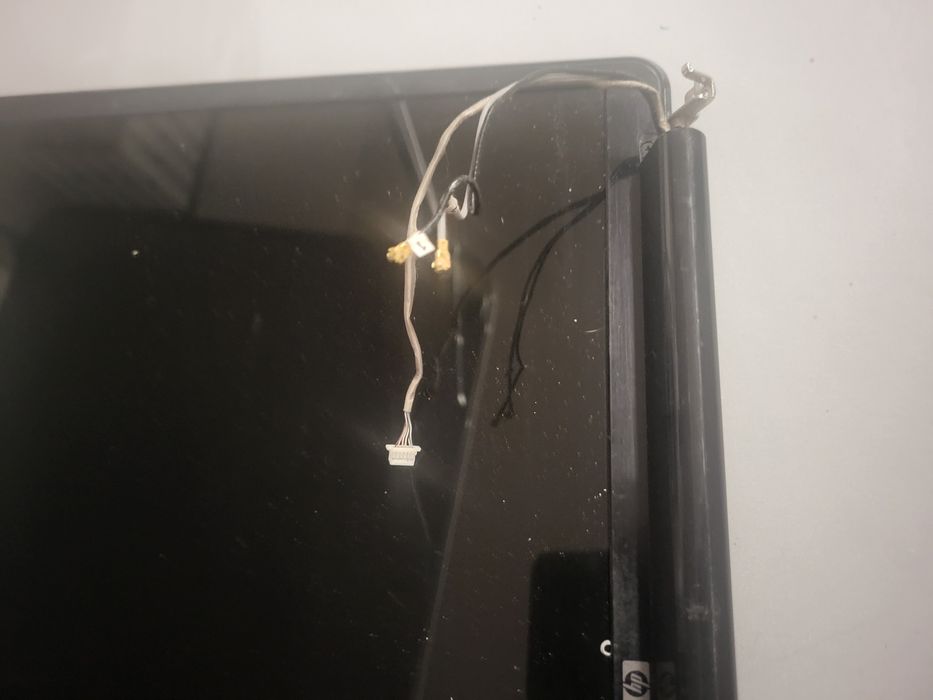 Sprzedam klapę Matrycy pasmo zawiasy do Laptopa HP PAVILION dv5-1111ea