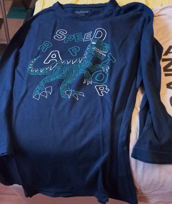 8 koszulek w tym 1 szt. Długi rękaw