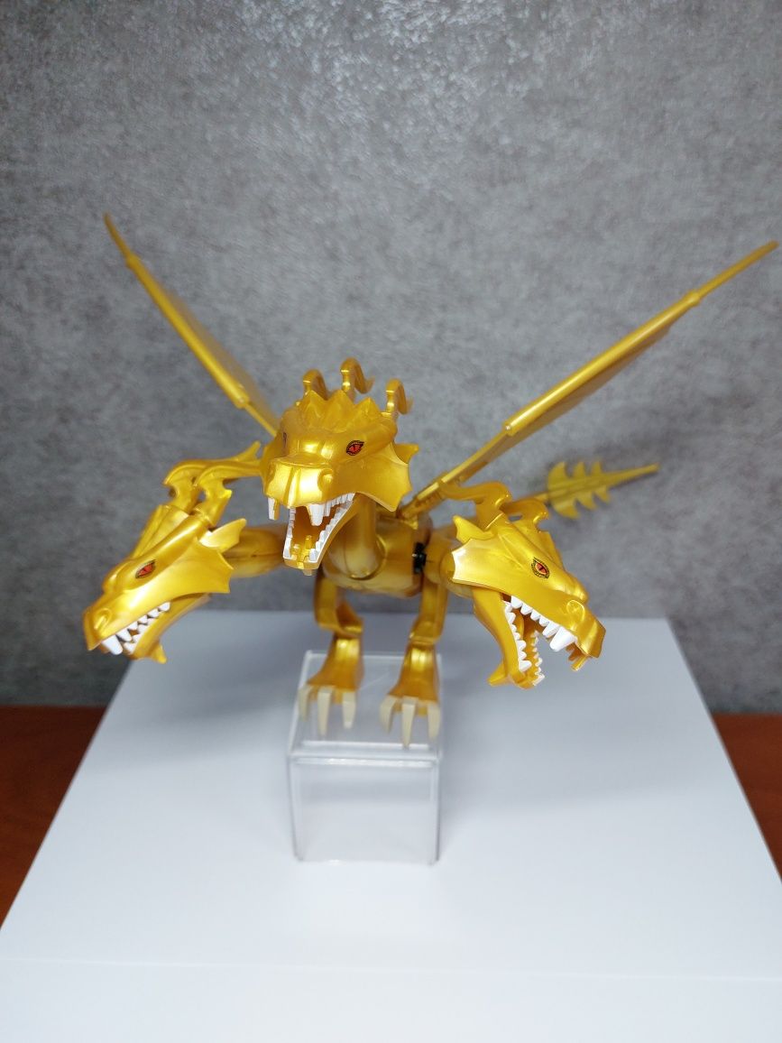 Большая фигурка золотой дракон лего конструктор