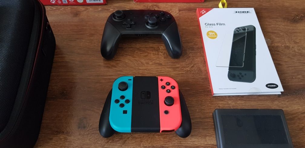 Nintendo Switch v2 gwarancja + torba, pad, gra