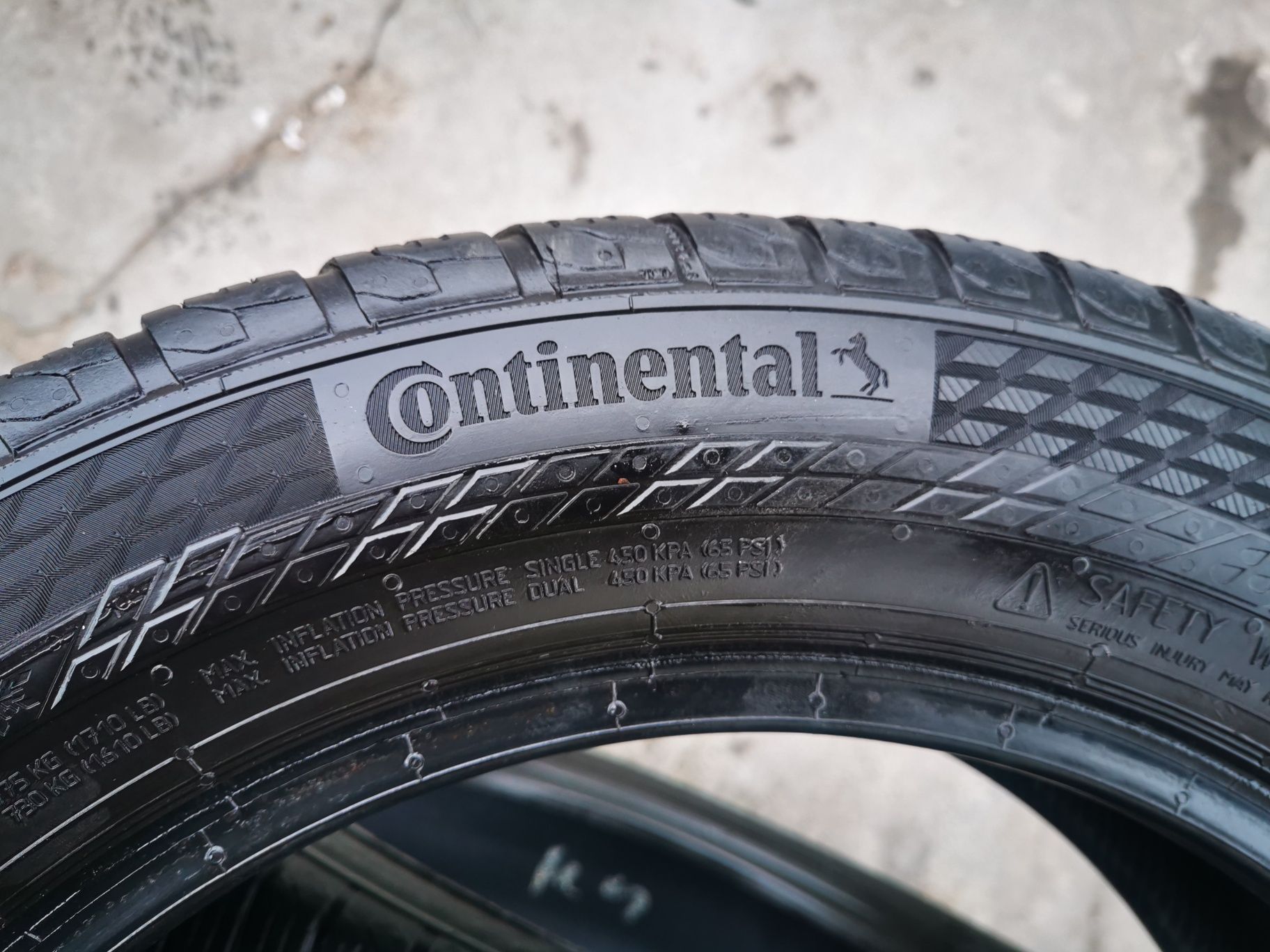 Opony całoroczne 195/60R16 C Continental Vancontact 4 Season