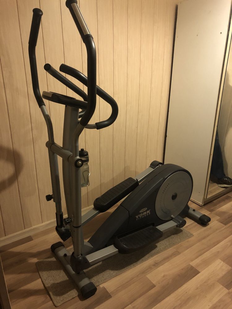 Orbitrek -York  Barbell X730 Cross Trainer