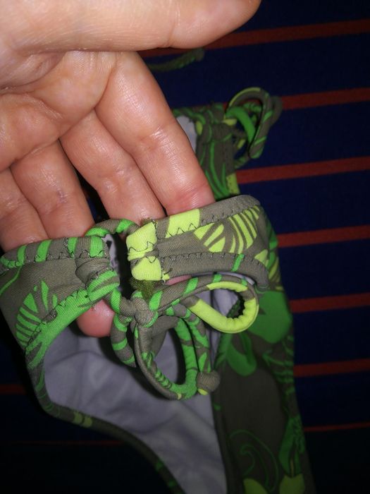 Bikini Quiksilver nunca usado verde padrão havaiano