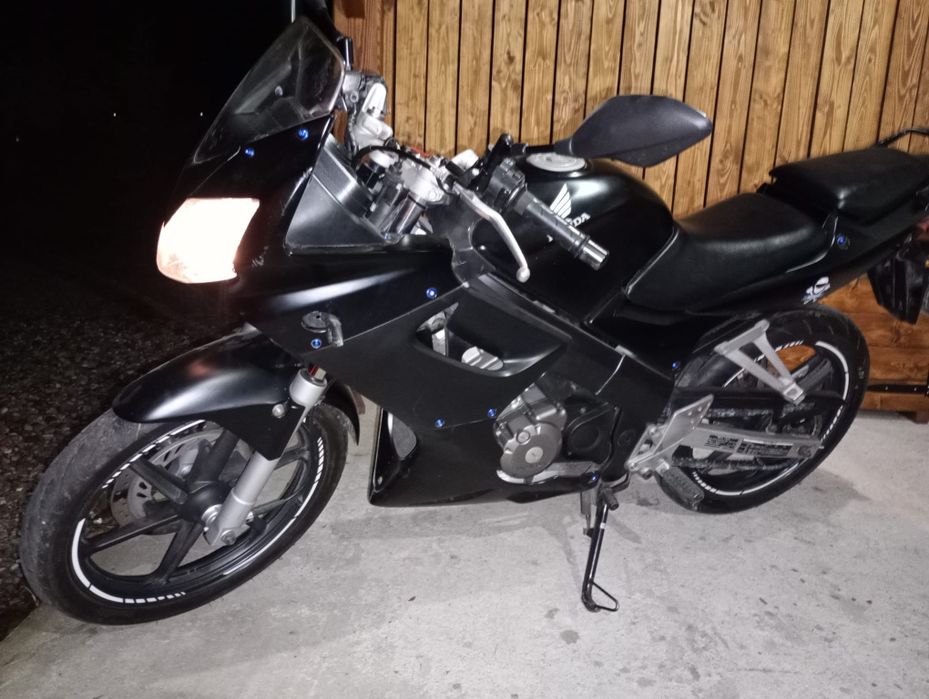 Honda CBR 125 R JC34