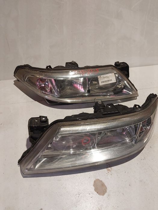 Renault Laguna II lampa przednia prawa lewa reflektor prawy lewy