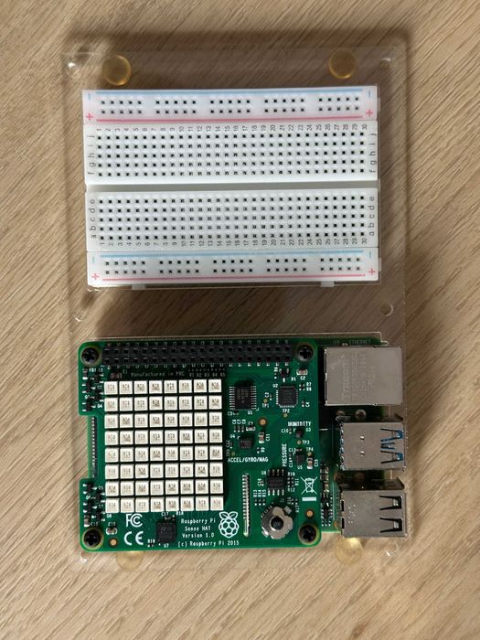 Raspberry Pi 4 model B 4GB + Sense Hat + microSD 64GB