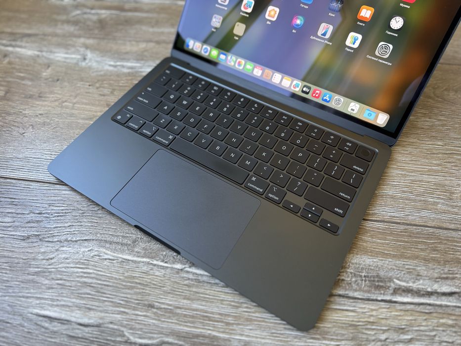 MacBook Air M3 - 2024 рік