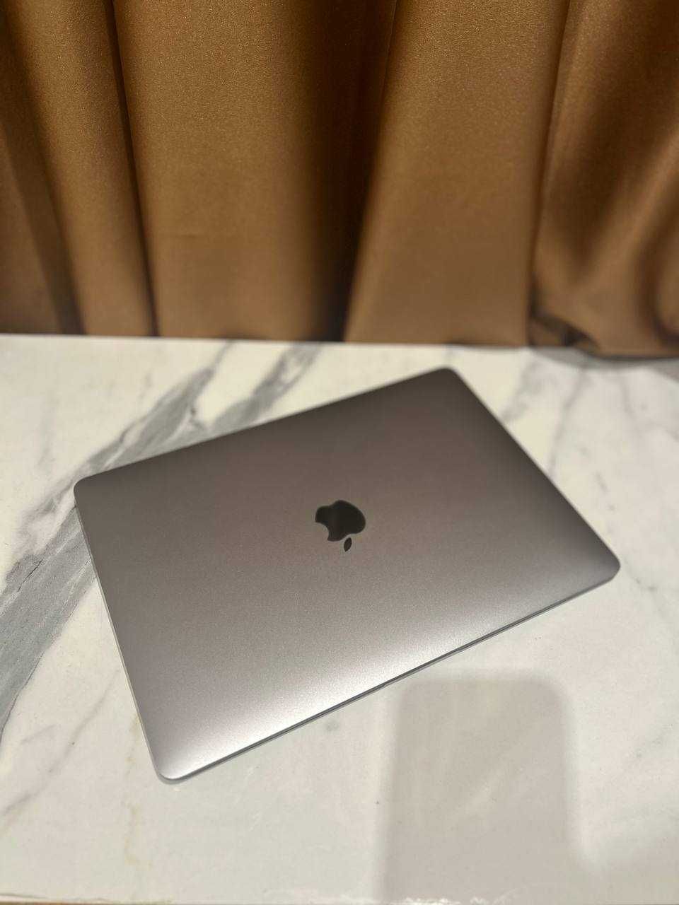 Apple MacBook Air 13”, 2019р, і5, SSD 256gb, 8gb ОЗУ. Макбук